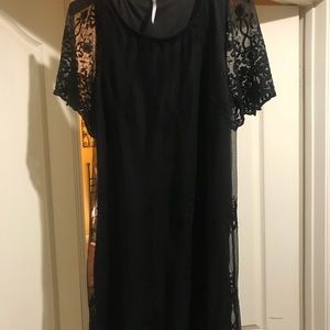 Midi black lace dress